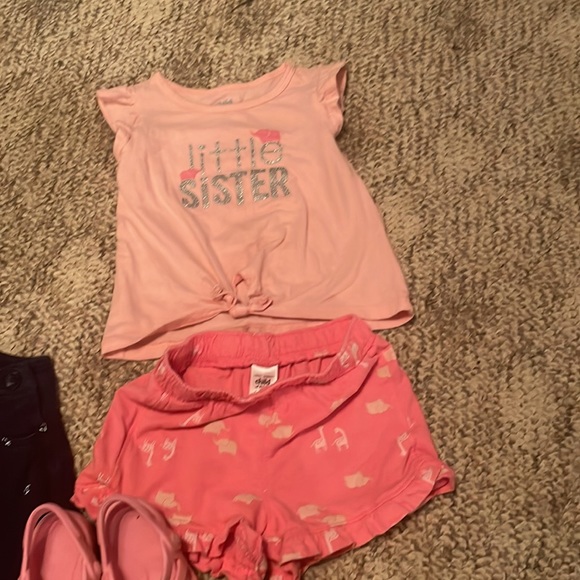 Baby girl 18 month bundle with size 4 croc-like shoe - Picture 4 of 11